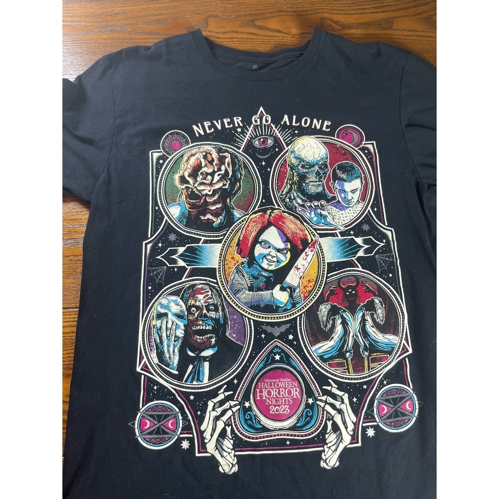 HHN 2023 Never Go Alone T-Shirt Stranger Things Chucky The Last of Us Medium